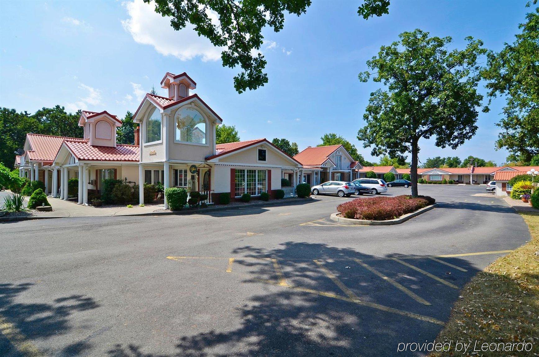 Village Haven Inn & Extended Stay Clarence Exterior photo