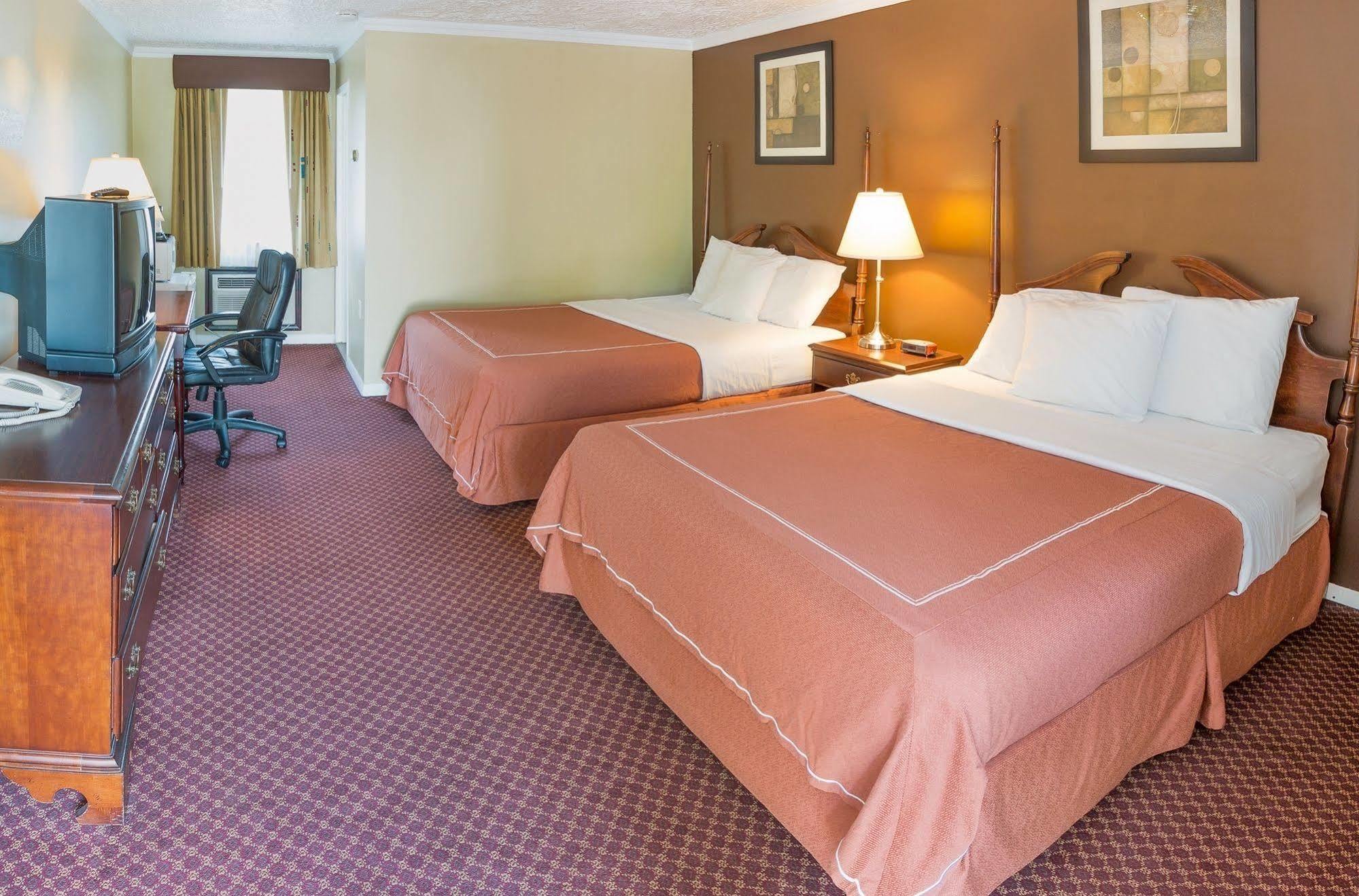 Village Haven Inn & Extended Stay Clarence Exterior photo